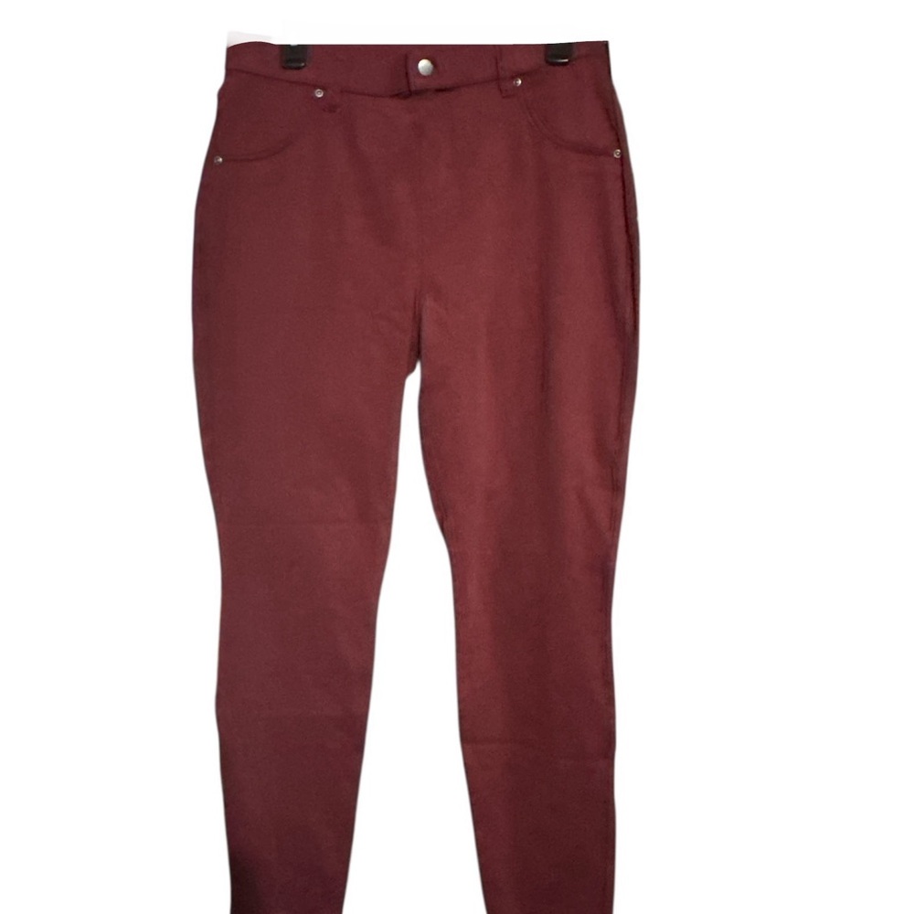 HUE Women's Burgundy Leggings